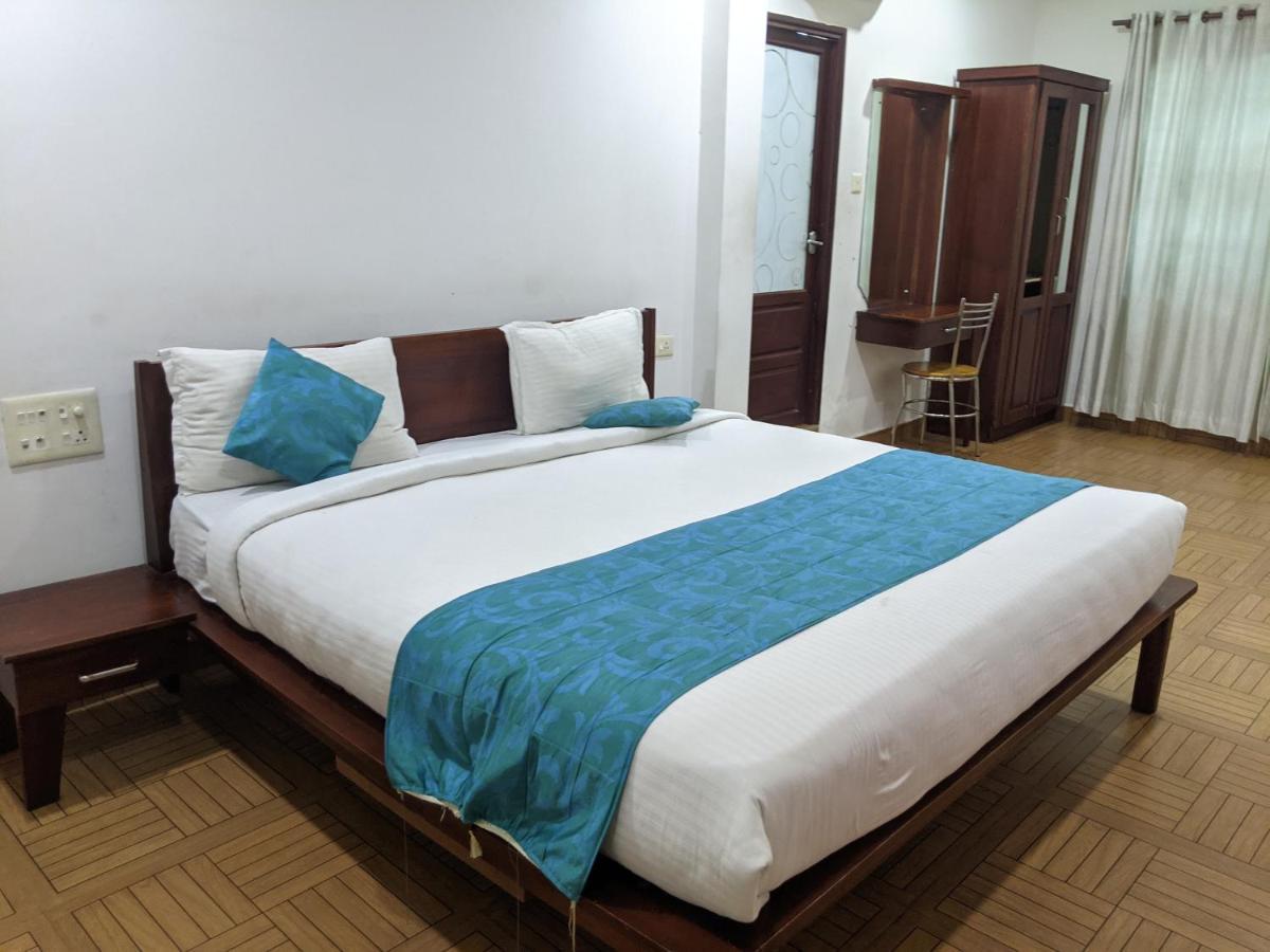 Malabar Plaza Inn Kochi Екстер'єр фото